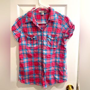Forever 21 pink and blue plaid short sleeve button-down size Medium